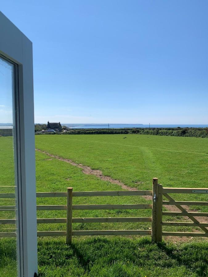 Ewe With A View Sea View Shepherds Huts Breage Exterior photo