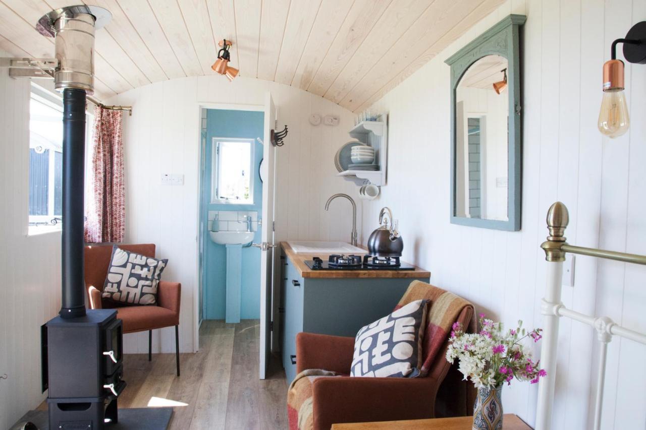 Ewe With A View Sea View Shepherds Huts Breage Exterior photo