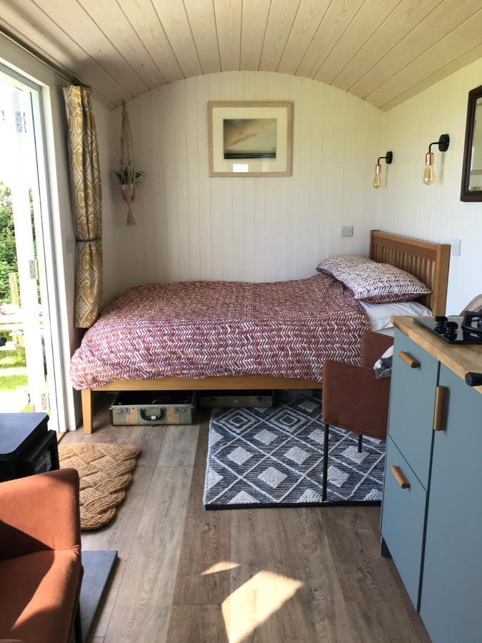Ewe With A View Sea View Shepherds Huts Breage Exterior photo